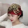 Outono e inverno novos acessórios de miçangas com flores e lantejoulas lenço de cabeça chapéu chapéu de tricô com flor de placa chapéu de flor atacado direto da fábrica