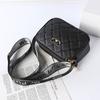 Bolso de mujer de comercio exterior transfronterizo 2025 primavera nueva moda bolso cuadrado pequeño de hombro ancho diagonal estilo pequeño fragante bolso al por mayor