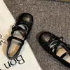 Sapatos femininos pretos baixos com salto oculto, nova coleção primavera 2026, com sola grossa, adequados para combinar com saias, sapatos Mary Jane estilo balé
