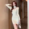 Vestido de Punto con Parches de Malla Estilo Francés Otoño/Invierno Adelgazante Cintura Ceñida Pequeño Capa Interior Vestido Base para Mujer