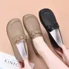 Zapatos Casuales Planos Transpirables de Piel Suave, Antideslizantes, Estilo Nuevo Primavera y Verano 2026, Versátiles de Caña Baja, Slip-On, Zapatos para Mamá