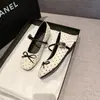 Sapatos Mary Jane com Laço de Bolinhas Estilo Francês para Mulheres, Novo Modelo de Primavera 2026, Estilo Ballet que Aumenta a Altura, Deslumbrantes Sapatinhos de Couro