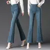 1086 Jeans femininos de outono, para meia-idade, azuis, da moda, design com fenda, estilo coreano, corte justo, tendência, primavera, calças levemente boca de sino