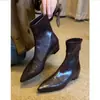 Botas de tornozelo retrô com bico fino e salto grosso para mulheres, nova coleção outono/inverno 2026, estilo britânico, versáteis e elegantes, com zíper traseiro e efeito emagrecedor