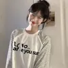 2025 Camiseta de Manga Longa Estilo Ins Casual Preguiçoso com Estampa de Letras e Painéis Coloridos Contrastantes Moda Feminina Versátil Listrada Top Tendência