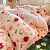 Conjunto de Roupa de Cama de Lã de Leite Desenho Animado 2026 Novo Dormitório Estudantil Conjunto de Três Peças com Fronha e Lençol com Fronha de Lã Coral Dupla Face
