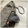 Bolso de Diseño de Nicho de Gama Alta para Mujer 2026 Nueva Moda Versátil Bolso Cruzado para Viajar Bolso de Mano Retro Bolso Cubo
