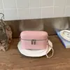 Bolso cruzado de un solo hombro con diseño de nicho casual y único, bolso de moda de nuevo estilo, bolso cuadrado pequeño para mujer Primavera 2026