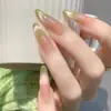 El Artículo de Moda Más Vendido de Celebridad de Internet de Xiaohongshu: Puntas de Uñas Ojo de Gato de Vidrio Dorado Champagne Ligeramente Borrachas con Tonos Rosados que Realzan el Cutis y Añaden un Toque de Lujo