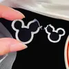 Pendientes de aro minimalistas con un diseño único, pendientes de nicho de plata de ley para mujer, lujo ligero con un toque de alta gama, pendientes de botón de perla, pendientes largos de borla