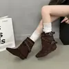 Botas de cano novo, botas de cowboy femininas estilosas estilo Western, fivela de cinto, botas de outono de salto baixo até a panturrilha, retrô 2026, bico quadrado