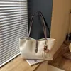 Bolso Tote de Felpa Gamuzada para Viajes Diarios Mujer 2026 Nuevo Otoño Retro Versátil de Alta Gama Gran Capacidad Bolso de Hombro