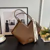 Bolso Grande Estilo Coreano Otoño e Invierno 2024 Bolso Nuevo para Mujer Casual Versátil Bolsa Negra y Blanca Bolso de Hombro para Viajar Bolso Tote para Estudiantes
