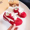 Zapatillas deportivas para niñas, nueva colección primavera/otoño 2026, estilo preppy, casual, malla transpirable, diseño de zapatilla de entrenamiento alemana, suela suave, zapatillas cómodas para correr