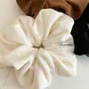 Scrunchie de Pelúcia Fashion 2025 Novo Suave e Delicado Temperamento Elástico Versátil para Cabelo Outono e Inverno