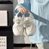 Zapatillas Deportivas Gruesas de Cuero Azul Claro con Mariposas para Niñas Estilo Dad 2026 Nuevas de Primavera y Otoño para Niños Mayores Modernas