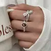 Anillo de Lazo Plegado con Piedra Preciosa de Camelia para Mujer, Diseño Sencillo de Nicho, Diseño Versátil y Exquisito, Dedo Índice Abierto