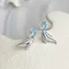 Aretes Originales Gruesos Chapados en Oro con Zirconia Azul Cola de Pez, Aretes de Diseño Nicho, Estilo Dulce Fresco de Lujo Ligero, Accesorios para Orejas de Plata de Ley 925