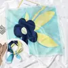Bufanda pequeña multifuncional de Corea del Sur, pañuelo cuadrado pequeño con pintura al óleo original, bufanda pequeña versátil decorativa para primavera y otoño, diadema para el cabello que reduce la edad, pañuelo para la cabeza