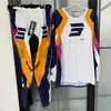 Versátil y popular traje de carreras para motocross SHOT Husqvarna, disponible para entrega inmediata