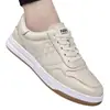 Zapatillas de caña baja de piel de vacuno de capa superior, adecuadas para todas las estaciones, zapatos versátiles para hombre, suela plana, antideslizantes, resistentes al desgaste, duraderos, color blanco