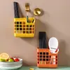 Portapalillos de pared para uso doméstico, no requiere taladro, caja de almacenamiento hueca para palillos, cucharas y cubiertos, escurridor de palillos de cocina