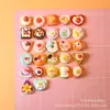 Juguete de comida en miniatura simulado, accesorios de pastel de postre de resina, decoraciones DIY de pegamento de crema, adornos pequeños 3D, surtido al por mayor