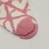 Calcetines Personalizados de Coral Fleece para Invierno, Engrosados a Mitad con Fleece para Calidez y Protección contra el Frío, Calcetines para Dormir en Casa con Puntos de Corazón, Calcetines de Media Pantorrilla para Mujer