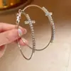 Anillo Liso Exagerado con Cruz de Diamantes Brillantes Anillo Grande 7cm Pendientes Diseño de Nicho Pendientes de Gama Alta Resaltando la Cara Pendientes Pequeños