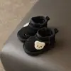 Botas de nieve para niños invierno nuevo estilo dibujos animados para niños zapatos de algodón con terciopelo extra gruesos para niñas pequeñas antideslizantes cálidos zapatos de algodón grandes