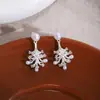 Elegantes Brincos de Pérola em Forma de Leque Fogos de Artifício Estilo Francês Minimalista Socialite Design de Personalidade de Nicho Luxo de Alto Padrão