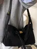 Bolso de Gran Capacidad para Mujer 2025 Nuevo Estilo Retro Invierno Bolso Cruzado de Aspecto Elegante Casual para Hombro Bolso de Viaje