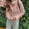 Abrigo Suéter Trenzado con Botones de Cuerno Vintage Otoño e Invierno Nuevo Color Sólido Versátil Ajustado Cuello Redondo Cárdigan Corto de Punto para Mujer