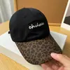 Gorra de Béisbol Retro Coreana Sexy Estampado de Leopardo para Hombres y Mujeres, Estilo Americano Versátil Protección Solar Combinación de Colores Cara Lengua de Pato Pequeña