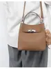 Bolso de Mano Nuevo de Nicho para Mujer Otoño/Invierno 2026 Bolso de Hombro Vintage de Gama Alta para el Trabajo y los Viajes Diarios Bolso Cruzado tipo Cubo