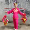 Danza Yangko, accesorios de danza de portar canastas de flores, llevar las canastas de flores a la casa de los padres, vara de carga roja, actuación folclórica, actuación festiva