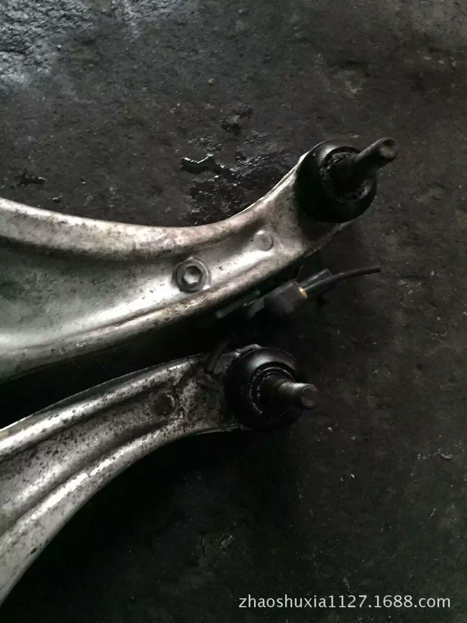 凌志LS430后三角臂2