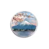 Broche Artístico Estilo Dibujo Animado Paisaje de Flor de Cerezo y Monte Fuji con Textura de Pintura al Óleo, Insignia de Metal, Accesorios para Ropa y Bolsos al por Mayor