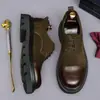 Zapatos de cuero genuino para hombre, estilo retro británico, punta redonda, acabado de gamuza desgastada, construcción de tres piezas, piel de vaca de alta calidad, transpirables, zapatos de cuero casuales para hombre