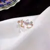 Anillo Estilo Coreano Pequeño Fresco Microincrustado Zirconia Flor Doble Capa Anillo Hueco Mariposa Mori Hada Anillo para Dedo de Mujer