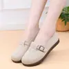 Zapatos de tela estilo Old Beijing para mujer, modelo nuevo primavera-verano 2026, zapatos casuales tipo slip-on de malla transpirable, zapatos cómodos para madres de mediana edad y mayores