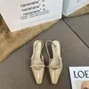 Sandalias cerradas de tacón alto, punta cuadrada, elegantes, modernas, color negro, zapatos de hada, estilo coreano, adecuadas para faldas, sandalias sin espalda