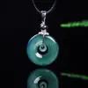 Broche de nácar azul jadeíta, lleno y translúcido con acabado esmerilado, collar delicado con incrustaciones de plata, colgante de jade versátil y elegante