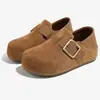 Sapatos Birkenstock populares estilo retrô de cobertura total para mulheres, novos sapatos casuais de outono 2026 com sola grossa e que aumentam a altura para mulheres, sapatos slip-on versáteis para mulheres