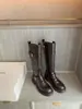 Botas de motociclista para mujer de caña media, color uva, estilo de mamá, tacón grueso de 4 cm de altura, con correas de doble hebilla, cremallera lateral y suela gruesa