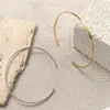 Pulsera Abierta de Alto Color y Brillo Hecha de Acero de Titanio, Hipoalergénica, Lujo de Nicho, Adecuada para el Uso Diario, Pulsera Delgada, Estilo Europeo y Americano