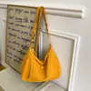 Bolso de Tote Cuadros Fresco y Sencillo para Mujer, Nuevo Bolso Cruzado de Hombro Versátil Casual de Moda 2026, Mochila Minimalista para el Trabajo