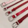 Cinturón Rojo Vintage de Alta Gama para Mujer, Cinturón de Cuero Tachonado Estilo Y2K Americano de Nicho, Estilo Delgado, Accesorio de Cintura Estilo Chica Picante