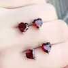 Aretes de garra en forma de corazón de granate natural incrustados con 5*5-6*6 joyería aretes de granate de plata 925