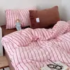 Juego de Cama Retro de Invierno de Cuatro Piezas con Lunares Crema y Terciopelo de Leche Sábana de Cama de Terciopelo Coral Funda de Edredón Sábana Ajustada Juego de Tres Piezas